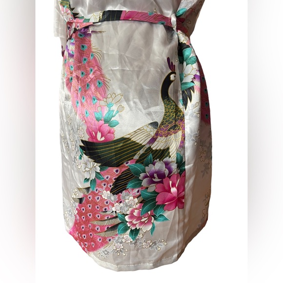Japanese Satin Peacock Kimono Robe - Picture 5 of 6